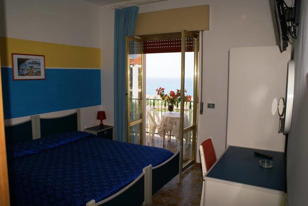 Hotel Cristina Diamante Exterior photo